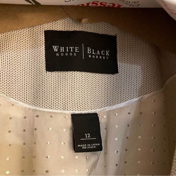 White House Black Market 3/4 Cream Sleeve Blazer - Picture 2 of 4